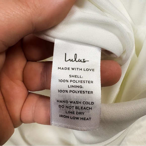 NWT Lulus White Puff Sleeve Chic Vow Satin Off Shoulder Bow Jumpsuit Womens S - Picture 8 of 8